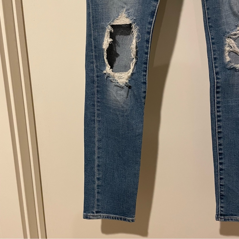 Levi’s 721 High Rise Ripped Jeans - Picture 14 of 15